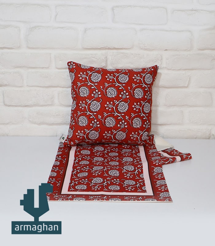 Traditional-design-cushion-and-runner-set